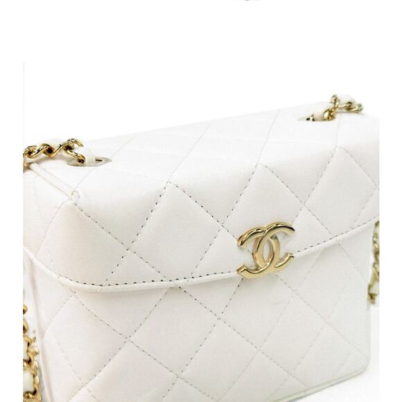 CHANEL White Square Box Bag C-A25994 - Picture 6 of 11